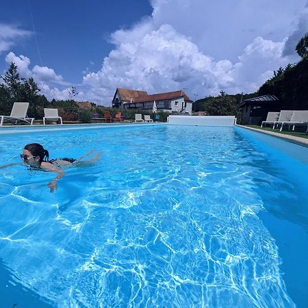 Logis Auberge Du Relais - Hotel & Restaurant Berenx Bagian luar foto