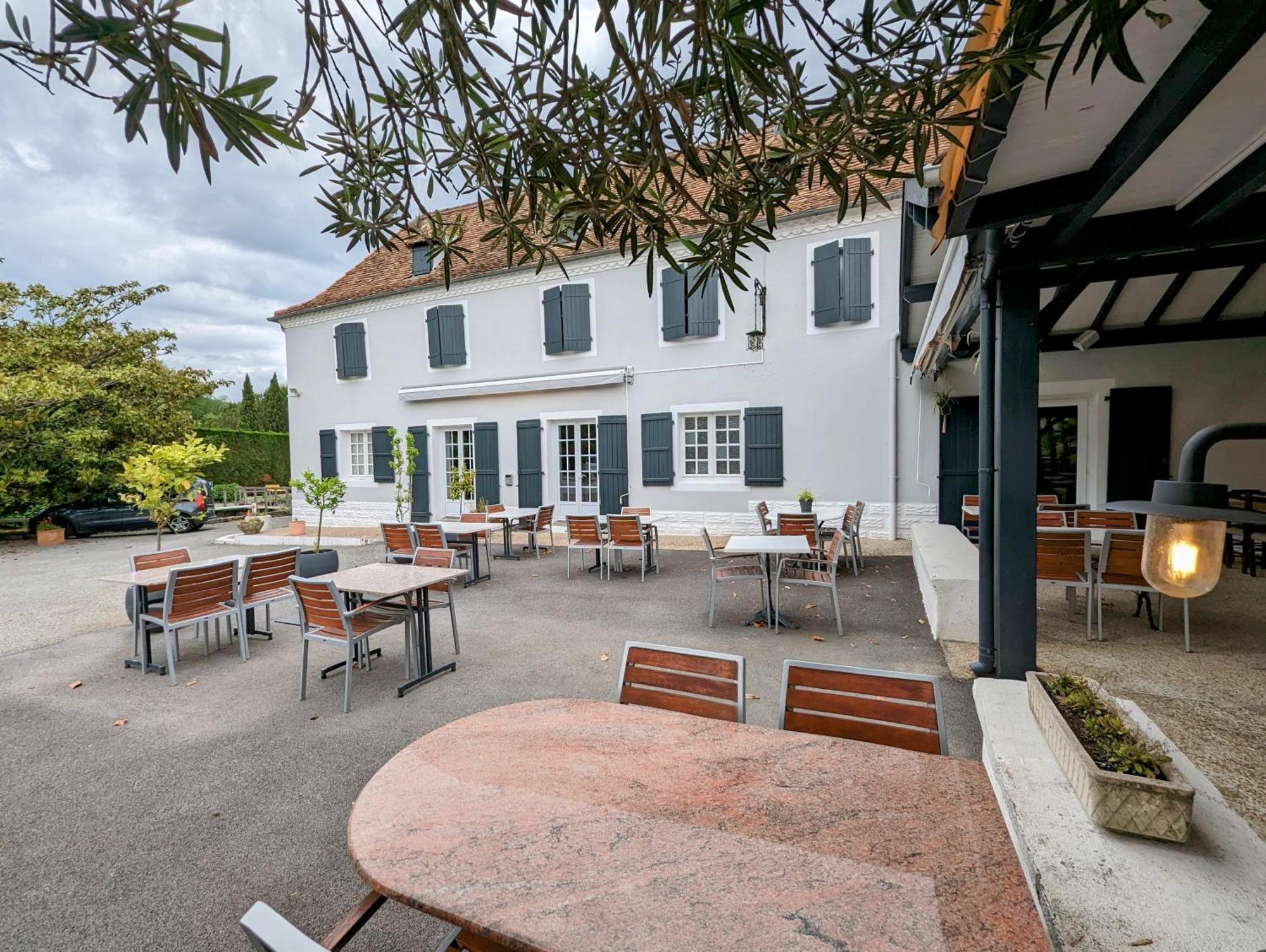 Logis Auberge Du Relais - Hotel & Restaurant Berenx Bagian luar foto