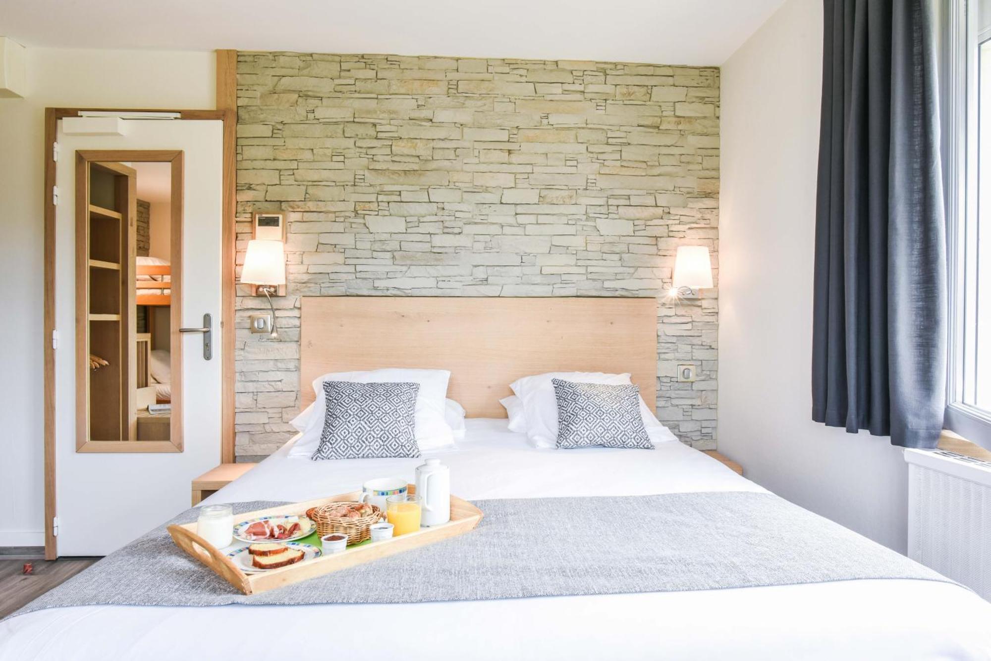 Logis Auberge Du Relais - Hotel & Restaurant Berenx Bagian luar foto