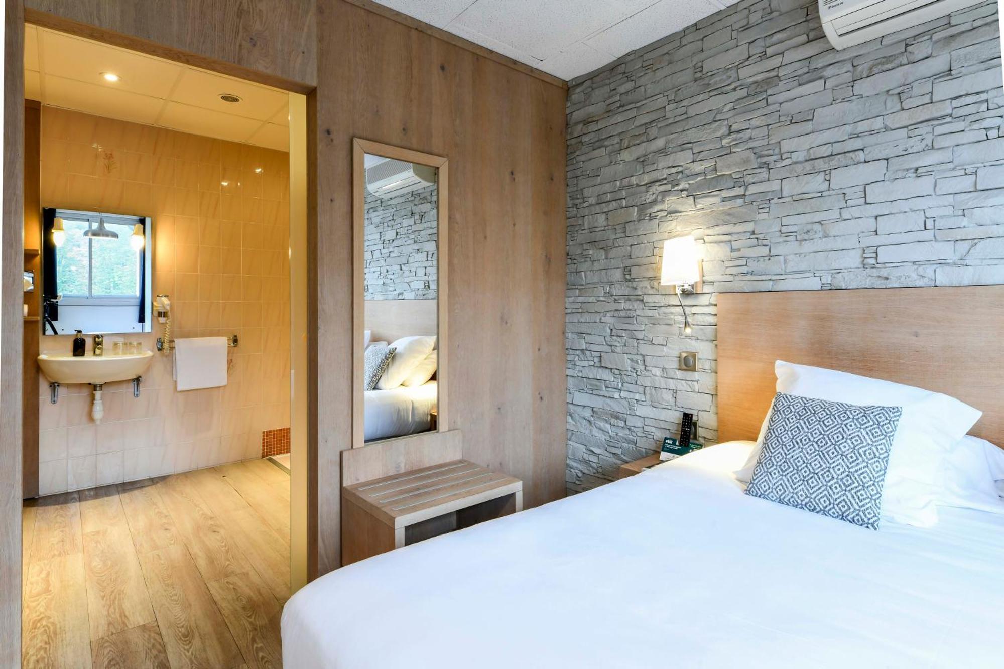 Logis Auberge Du Relais - Hotel & Restaurant Berenx Bagian luar foto