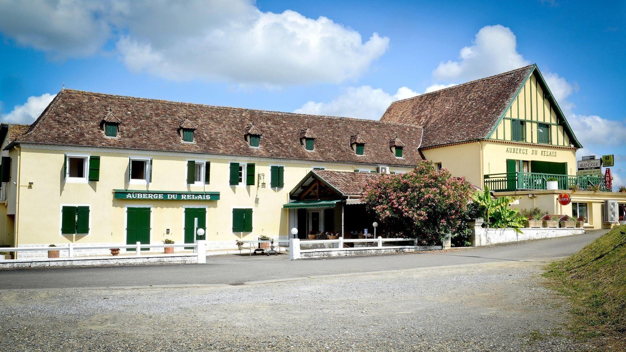 Logis Auberge Du Relais - Hotel & Restaurant Berenx Bagian luar foto